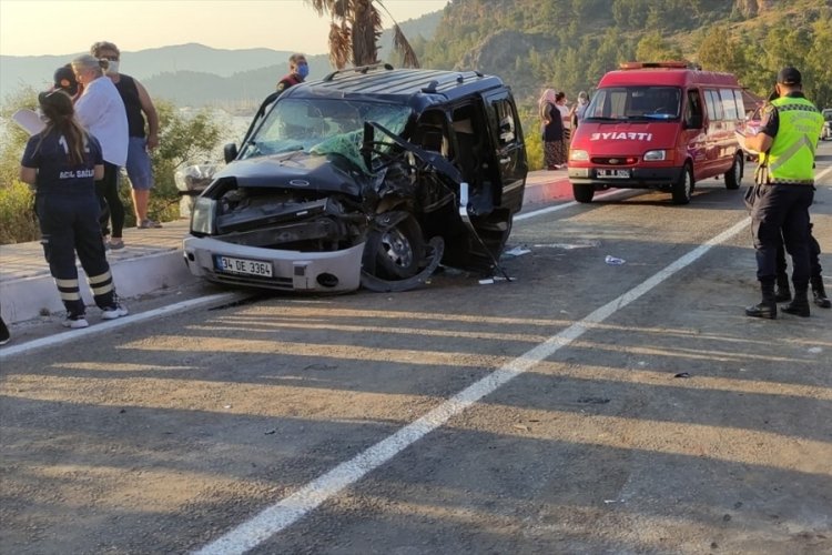 Muğla'da otomobil ve kep&ccedil;e &ccedil;arpıştı: 4 yaralı
