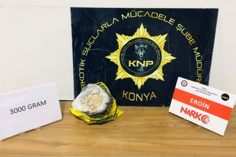 Kadir Şeker'in kurtarmaya &ccedil;alıştığı Ayşe Dırla'dan sonra kız kardeşi de eroinle yakalandı