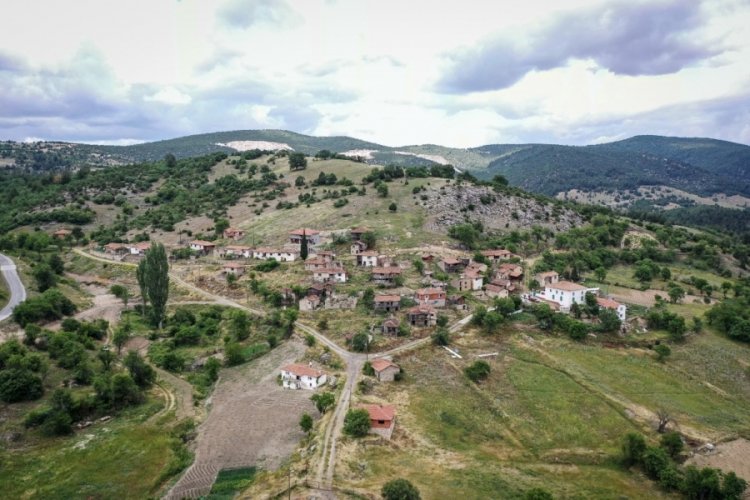 Bursa'da terk ettikleri köye yıllar sonra dönen vatandaşlar geçmişi özlüyor