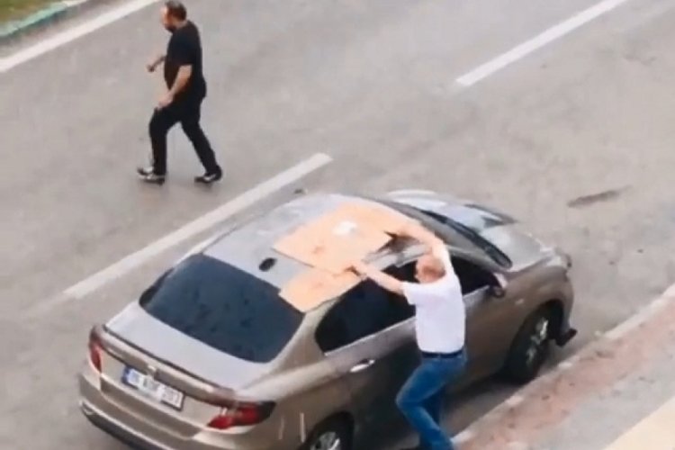 Bursa'da dolu ve sağanak hayatı olumsuz etkiledi