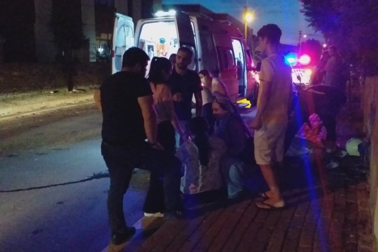 Bodrum'da motosiklet kaldırıma &ccedil;arptı: 2 yaralı