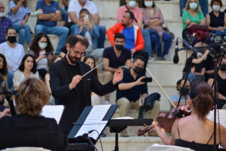 Bursa Gemlik'te amfi tiyatroda klasik m&uuml;zik akşamı