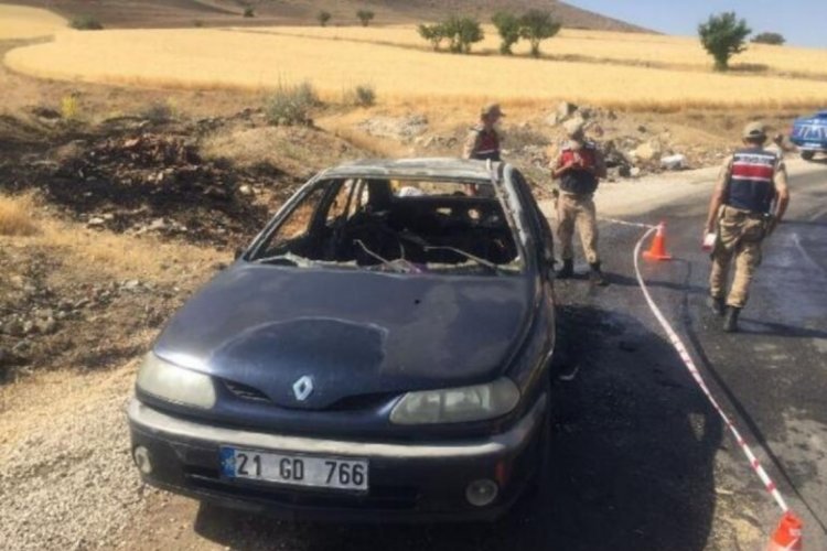 Yanan otomobilde bulunan esrarengiz not araştırılıyor