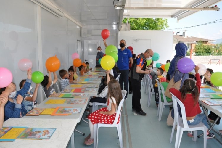 Minik &ouml;ğrenci Hatice &Ccedil;elik'ten Vali &Ccedil;elik'e teşekk&uuml;r