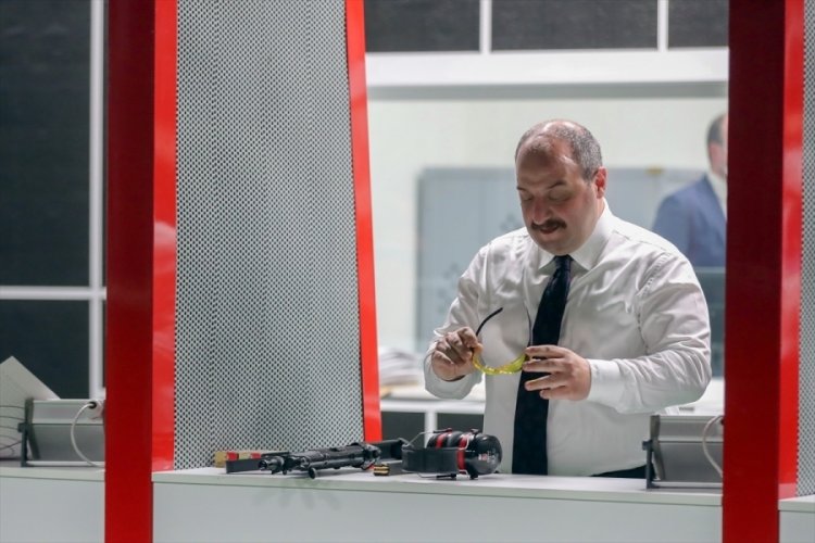 Bakan Varank, yerli balistik &ccedil;&ouml;z&uuml;mler &uuml;reten Nurol Teknoloji'yi ziyaret etti