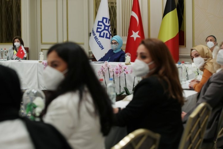 Emine Erdoğan, Belçika'daki Türk STK'ları temsilcileriyle görüştü