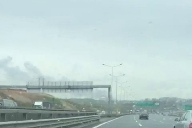 İstanbul Çekmeköy'de bir fabrikanın deposunda yangın çıktı