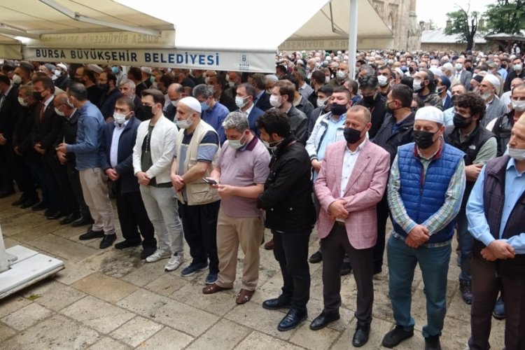 Bursa'da koronadan ölen imam son yolculuğuna uğurlandı