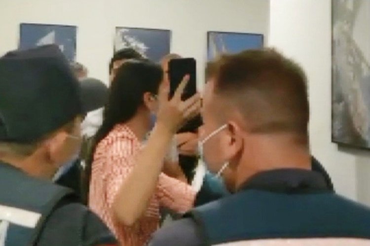 Marmaris'te d&uuml;nyaca &uuml;nl&uuml; yat firmasında hareketli saatler