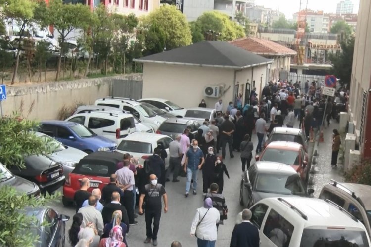 İstanbul'da hastanelerde aşı kuyruğu