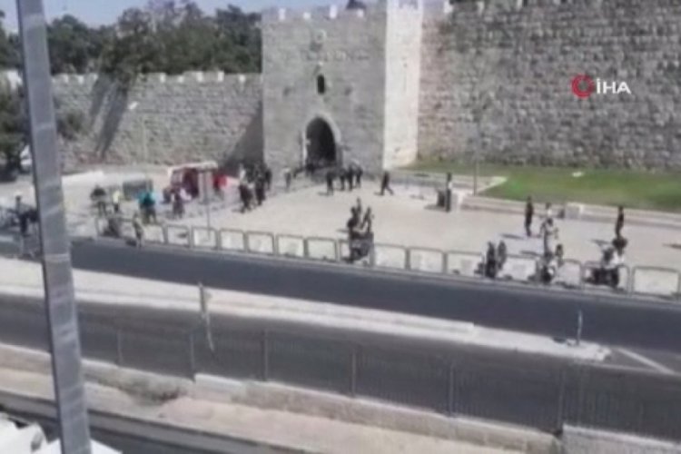 İsrail g&uuml;&ccedil;leri, Şam Kapısı &ouml;n&uuml;nde Filistinlilere m&uuml;dahale etti