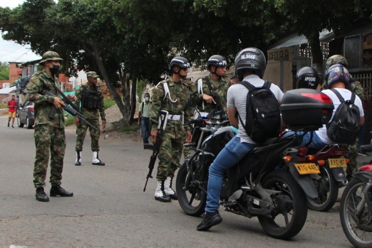 Kolombiya'da orduya bombalı saldırı: 36 yaralı