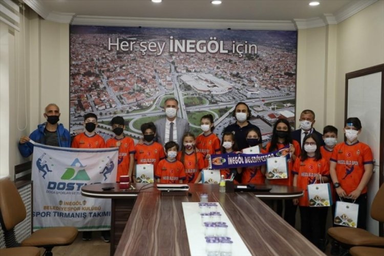 Bursa İneg&ouml;l Belediye Başkanı Taban şampiyon tırmanış&ccedil;ıları ağırladı