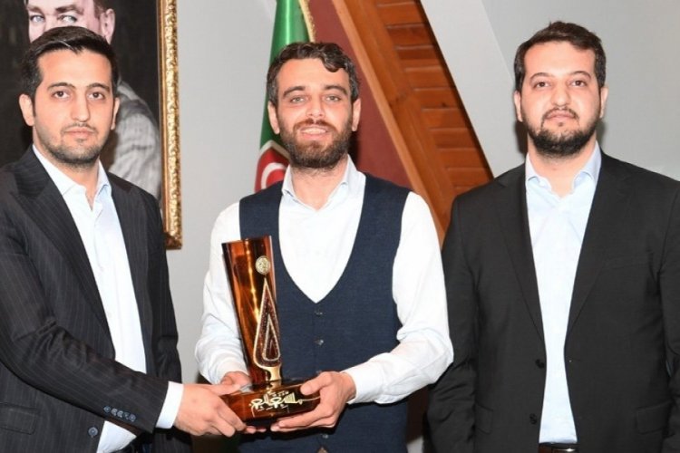 Onur ve Hakan Özen'den Adanur'a başarı dileği