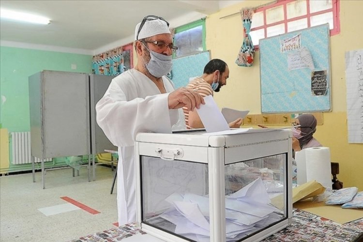 Cezayir se&ccedil;imlerindeki d&uuml;ş&uuml;k katılım, Buteflika d&ouml;neminin rejim yanlısı partilerine yaradı