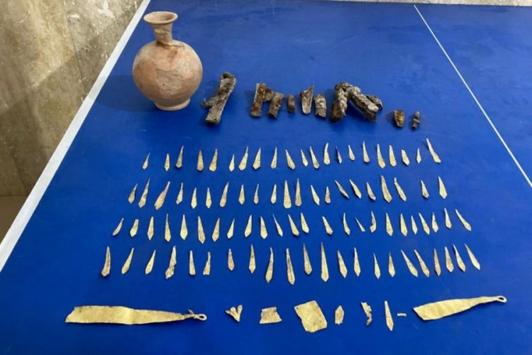 Helenistik d&ouml;neme ait altın ta&ccedil; ele ge&ccedil;irildi