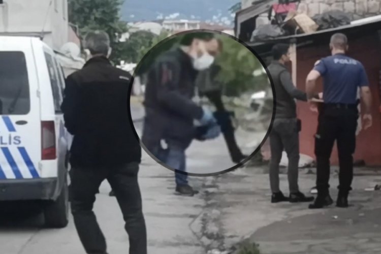 Bursa'da hareketli dakikalar: Ekiplerin karşısında havaya ateş açtılar