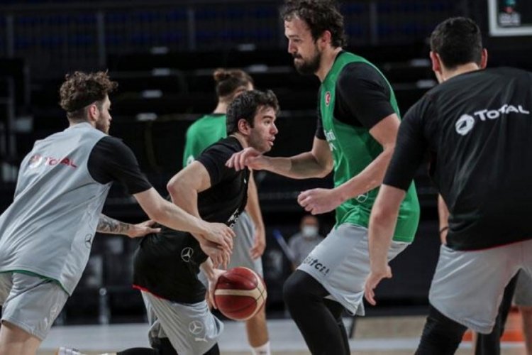 12 Dev Adam'ın hazırlık ma&ccedil;ı koronavir&uuml;s sebebiyle iptal edildi