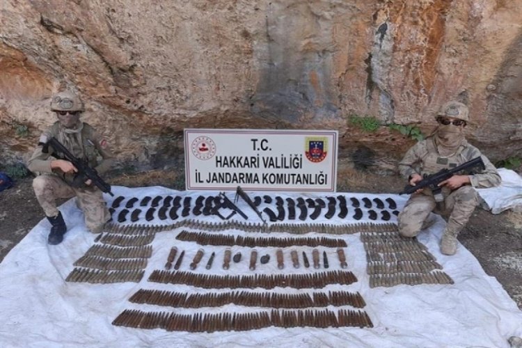 &Ccedil;ukurca kırsalında ter&ouml;ristlere ait silah ve m&uuml;himmat ele ge&ccedil;irildi