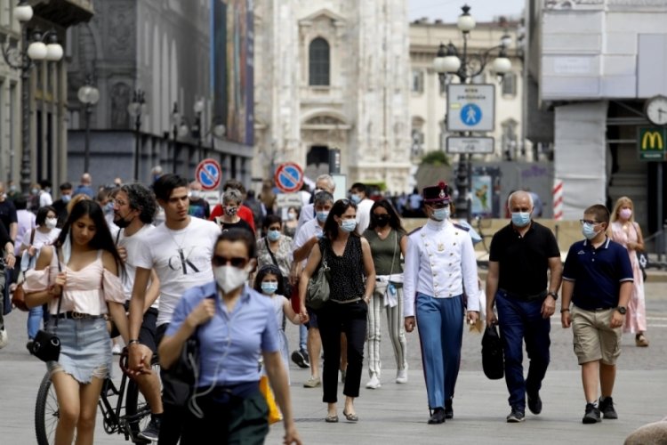 İtalya'da son 24 saatte bin 147 yeni vaka