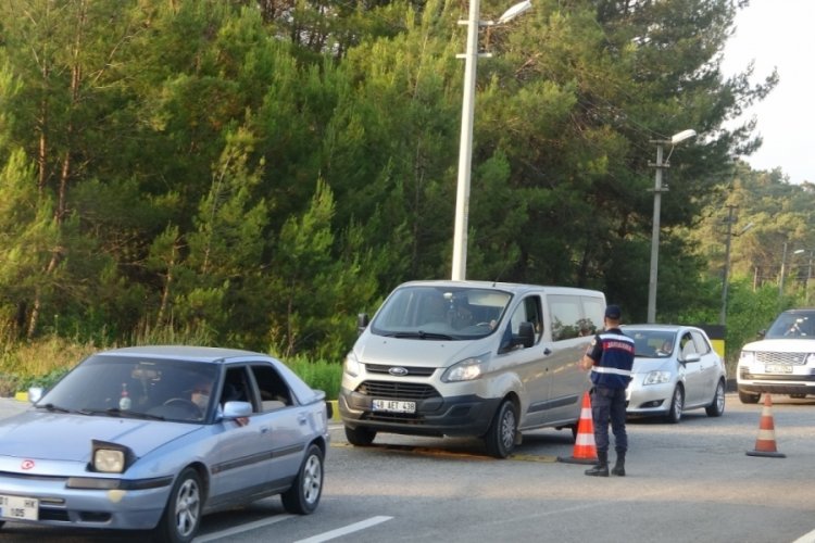 Hafta sonu tatilcileri uzun kuyruklar oluşturdu