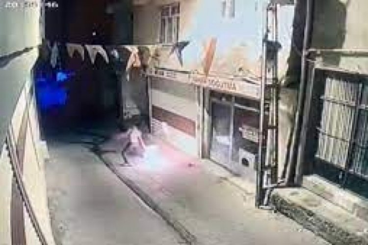 AK Parti ilçe binasına molotoflu saldırı