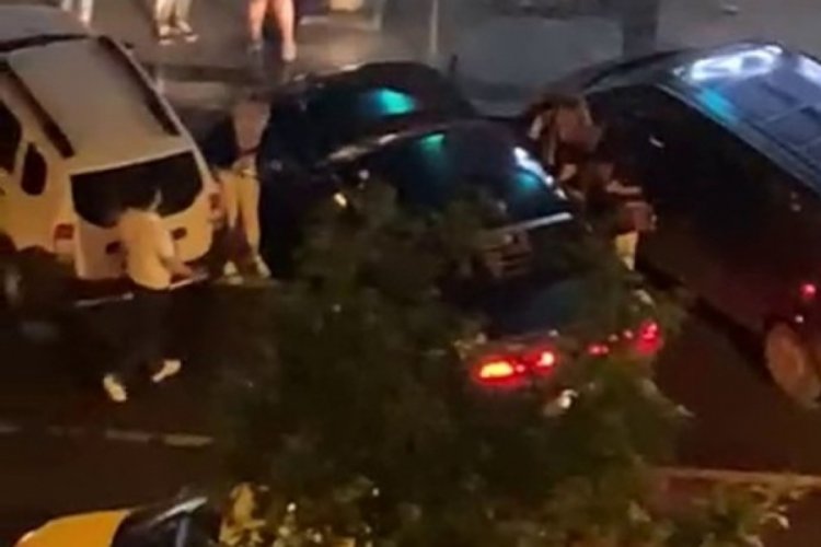 Trans bireyler ile bir grup arasında yaşanan tartışma, kavgaya d&ouml;n&uuml;şt&uuml;