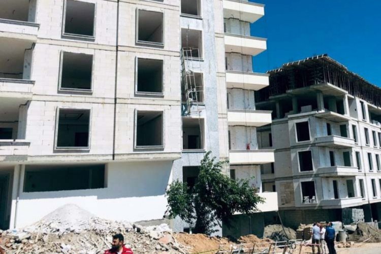 4 iş&ccedil;i zemine d&uuml;şt&uuml;: 2 &ouml;l&uuml;, 2 yaralı!