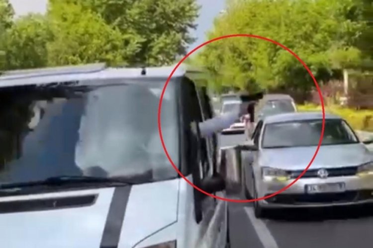 D&uuml;ğ&uuml;n konvoyunda havaya ateş a&ccedil;tı