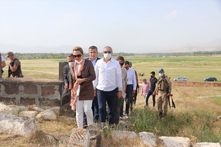 K&uuml;lt&uuml;r ve Turizm Bakan Yardımcısı Yavuz, Erciş'te inceleme yaptı