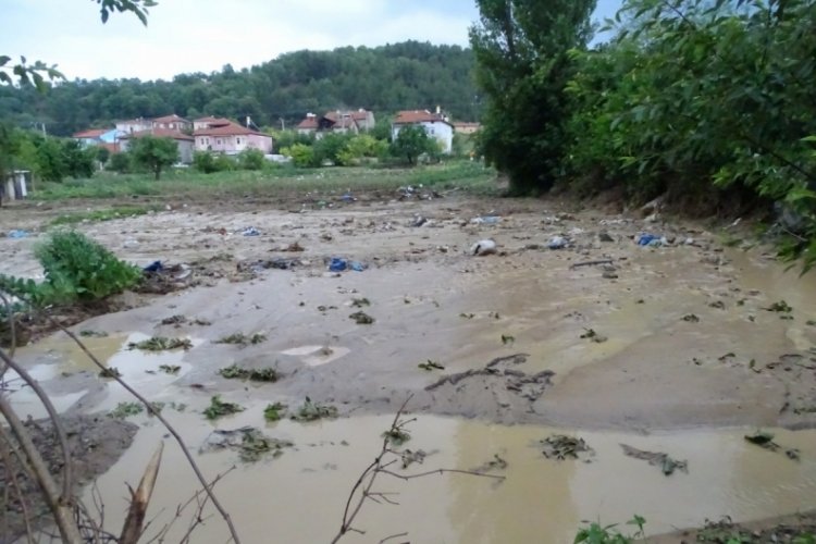 Sağanak yağış, tarım arazilerini vurdu!
