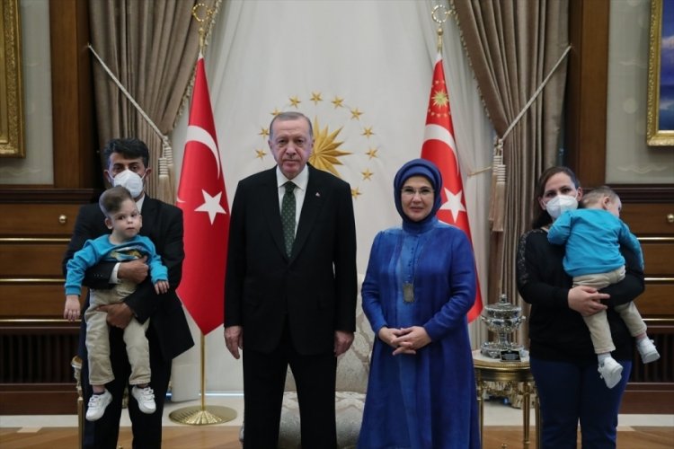 Cumhurbaşkanı Erdoğan, ameliyatla ayrılan siyam ikizleri Derman ve Yiğit'in doğum gününü kutladı