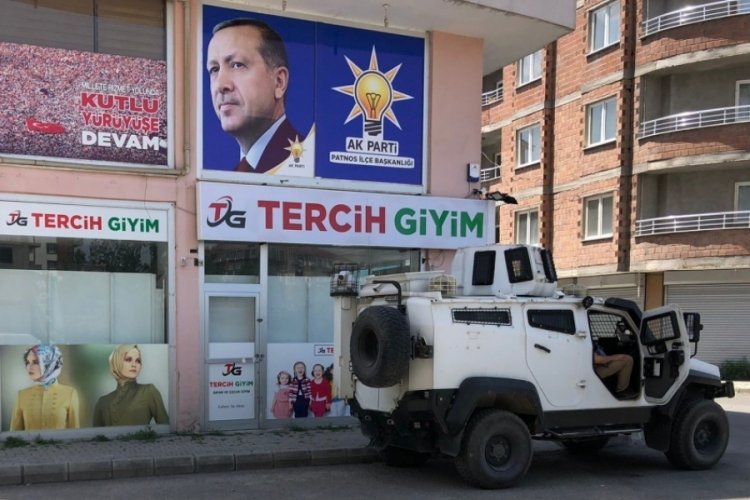 AK Parti Patnos İl&ccedil;e Başkanlığı'na saldırı hazırlığındaki 4 kişi tutuklandı