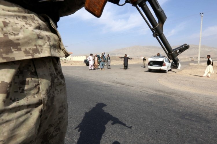 Afganistan-Tacikistan arasındaki sınır kapısı Taliban'ın kontrolüne geçti