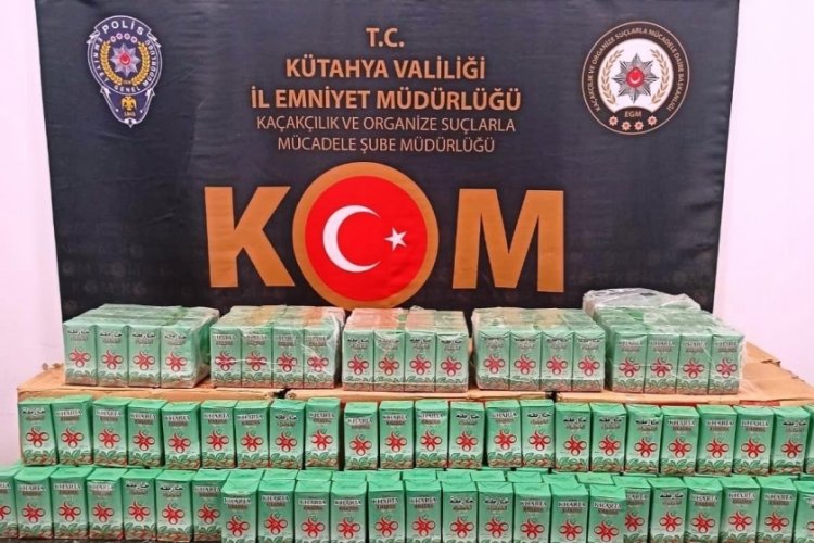 Polisin durdurduğu ara&ccedil;tan 212,5 kilo ka&ccedil;ak &ccedil;ay &ccedil;ıktı