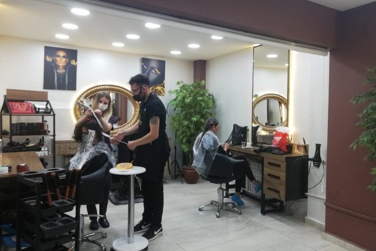 Kısıtlamalar sonrası Bursa'da berber ve kuaf&ouml;rlerde son durum ne? (&Ouml;ZEL HABER)