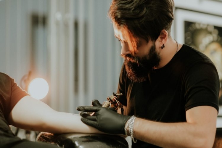 Bursa'da v&uuml;cuda işlenen sanat! D&ouml;vme yaptırırken nelere dikkat edilmeli? (&Ouml;ZEL HABER)