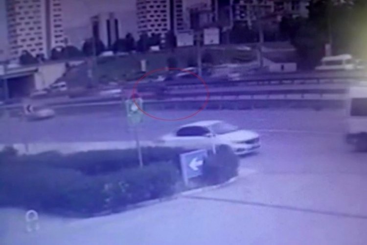 Yolun karşısına ge&ccedil;meye &ccedil;alışan yayaya motosiklet &ccedil;arptı
