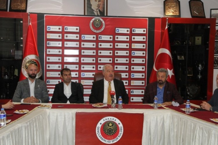 Gen&ccedil;lerbirliği'nde Metin Diyadin imzaladı