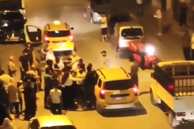 Bursa'da yayaya çarpan taksici mahalleli tarafından darp edildi