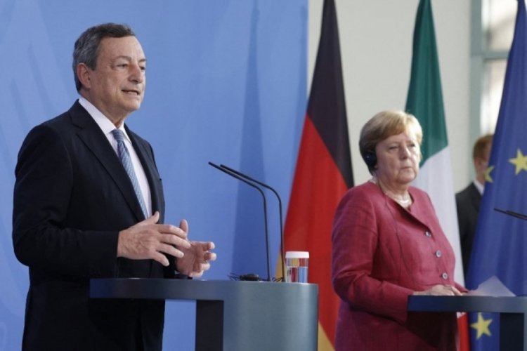 Merkel ve Draghi ikinci dozu farklı aşılardan oldu