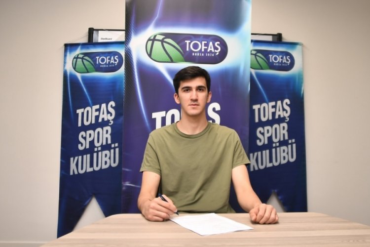 Hamza Çelik, Tofaş'a 5 yıllık profesyonel imzasını attı