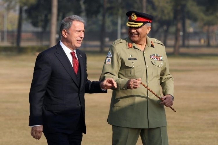 Bakan Akar, Pakistan Kara Kuvvetleri Komutanı Bajwa'yı kabul etti