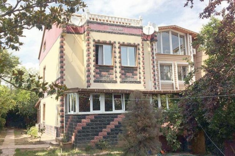 Camları aynalı villanın sırrını polis &ccedil;&ouml;zd&uuml;