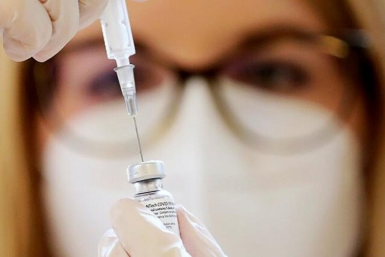 Aşıyı reddeden hastane &ccedil;alışanları işten &ccedil;ıkarıldı