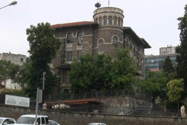 İzmir M&uuml;ze M&uuml;d&uuml;rl&uuml;ğ&uuml;'nde yolsuzluk iddialarına inceleme