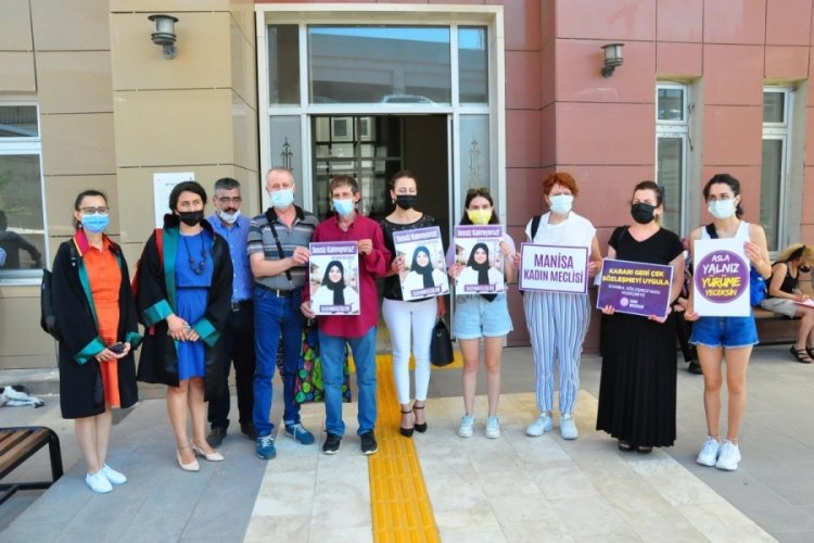 G&uuml;lnur'un babası: Planlanarak &ouml;ld&uuml;r&uuml;ld&uuml;ğ&uuml;n&uuml; net bir şekilde g&ouml;r&uuml;yorum