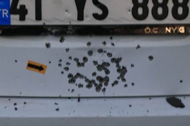 Sokak ortasında silahlı &ccedil;atışma: 1 &ouml;l&uuml;, 6 yaralı