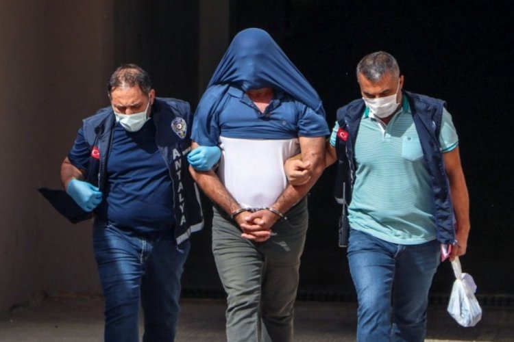 Antalya'da eski CHP il&ccedil;e başkanını &ouml;ld&uuml;rd&uuml;ğ&uuml; iddiasıyla yargılanan sanığa 18 yıl hapis cezası verildi