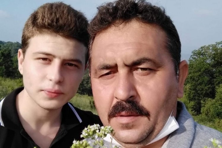 Bursa'da 28 g&uuml;n &ouml;nce oğlunu kazada kaybeden baba, koronavir&uuml;sten &ouml;ld&uuml;